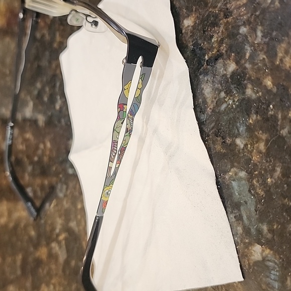 David Benjamin Eyeglasses. Metal frames with unique cut out detail. - Picture 6 of 7